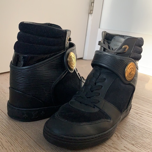 Louis Vuitton
Black high top sneakers - Picture 2 of 2